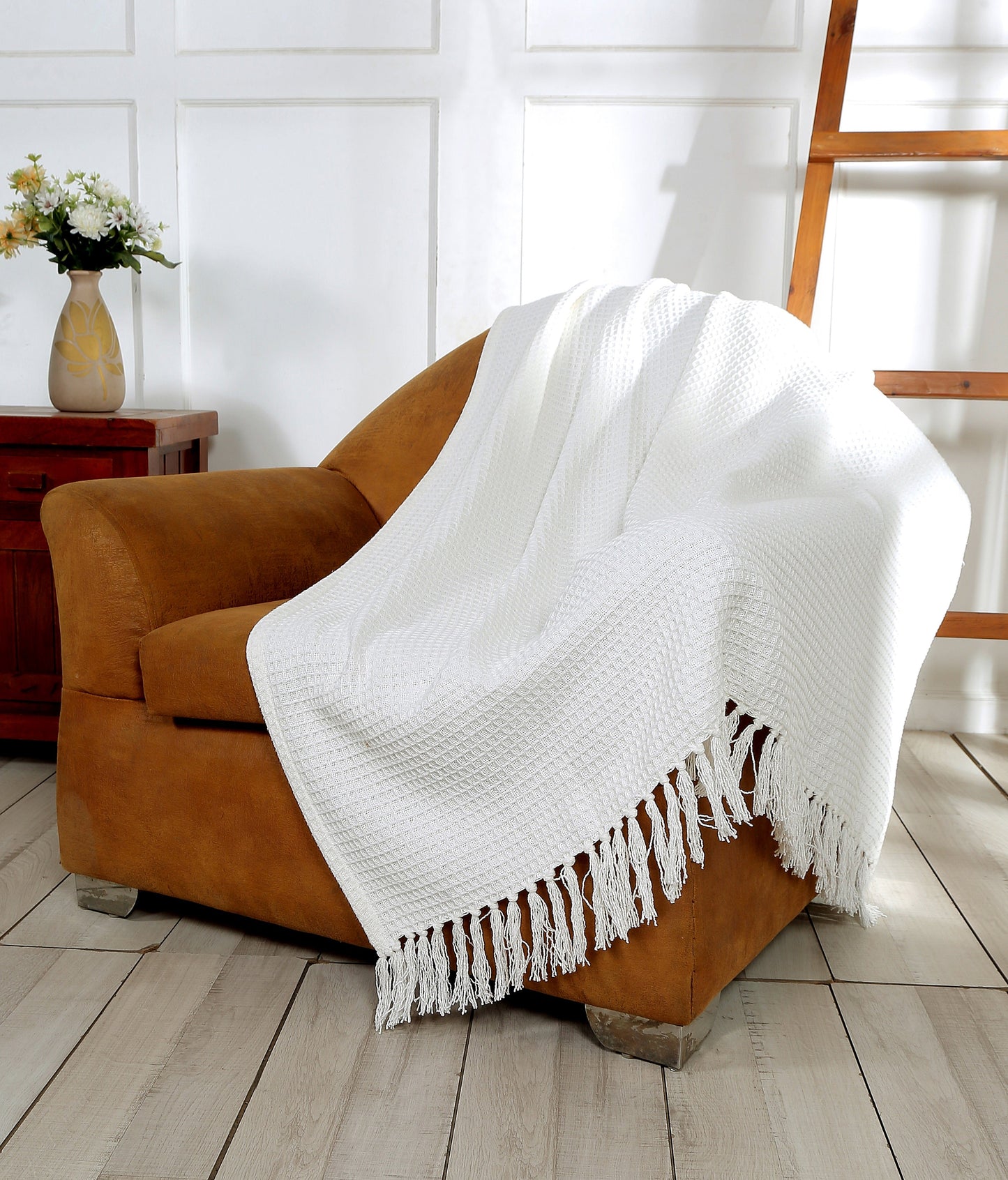 Luxurious Cozy Soft All-Season Cotton Waffle Weave Throw Blanket with Fringes – Lightweight – Decorative Blanket for Couch, Bed & Sofa